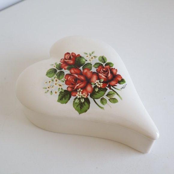 Vintage Heart Shaped Ceramic Jewelry Box - Picture 2 of 16